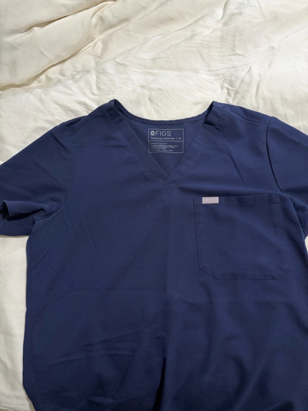 FIGS Women’s Catarina Scrub Top (Navy) - Smal